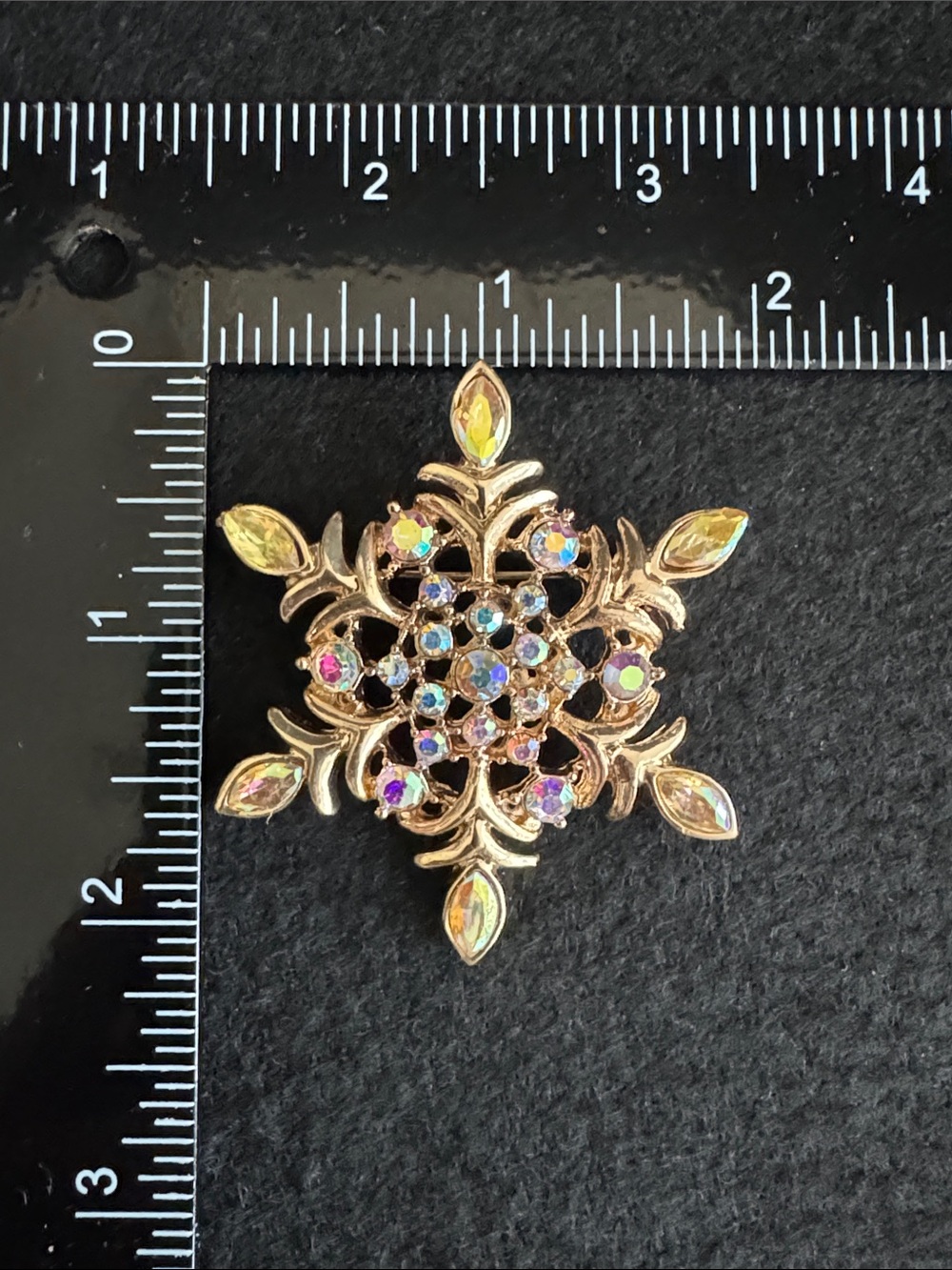 VTG Gold Tone Auora Borealis Rhinestone Snowflake Brooch Pin Mid Century Holiday - Picture 4 of 5